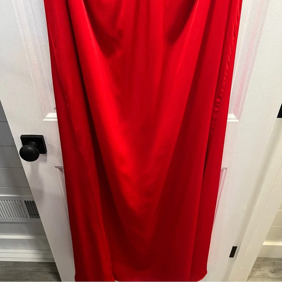 Vince Camuto Vibrant Red Open Back Beaded Tie Neck Maxi Dress. Size 14 - Picture 6 of 15